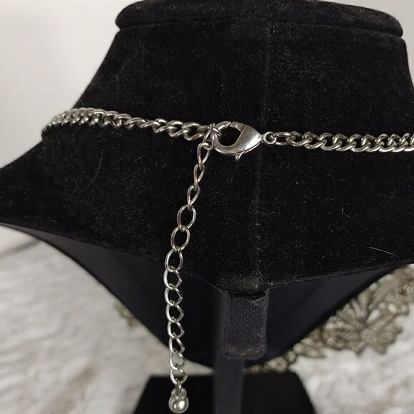 Vtg. Filigree Floral Lace Necklace - Picture 3 of 5